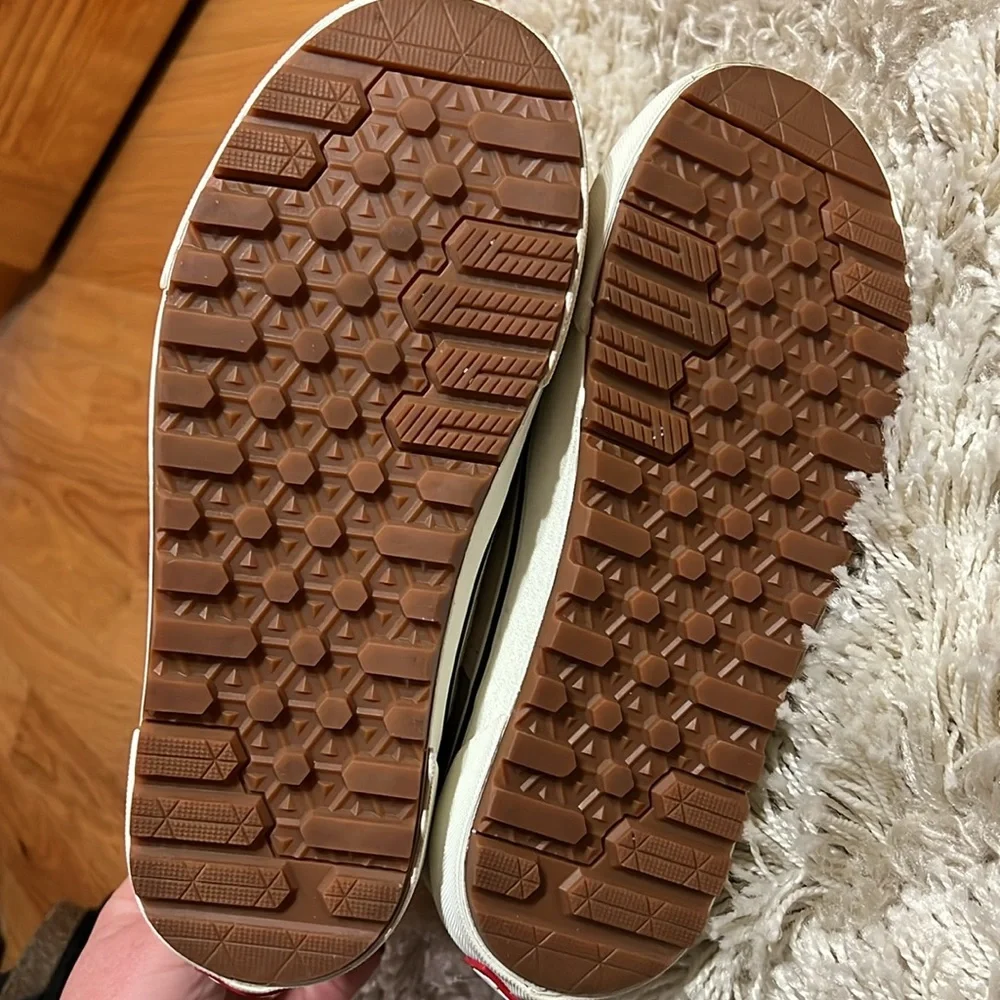 Vans - Picture 5 of 6